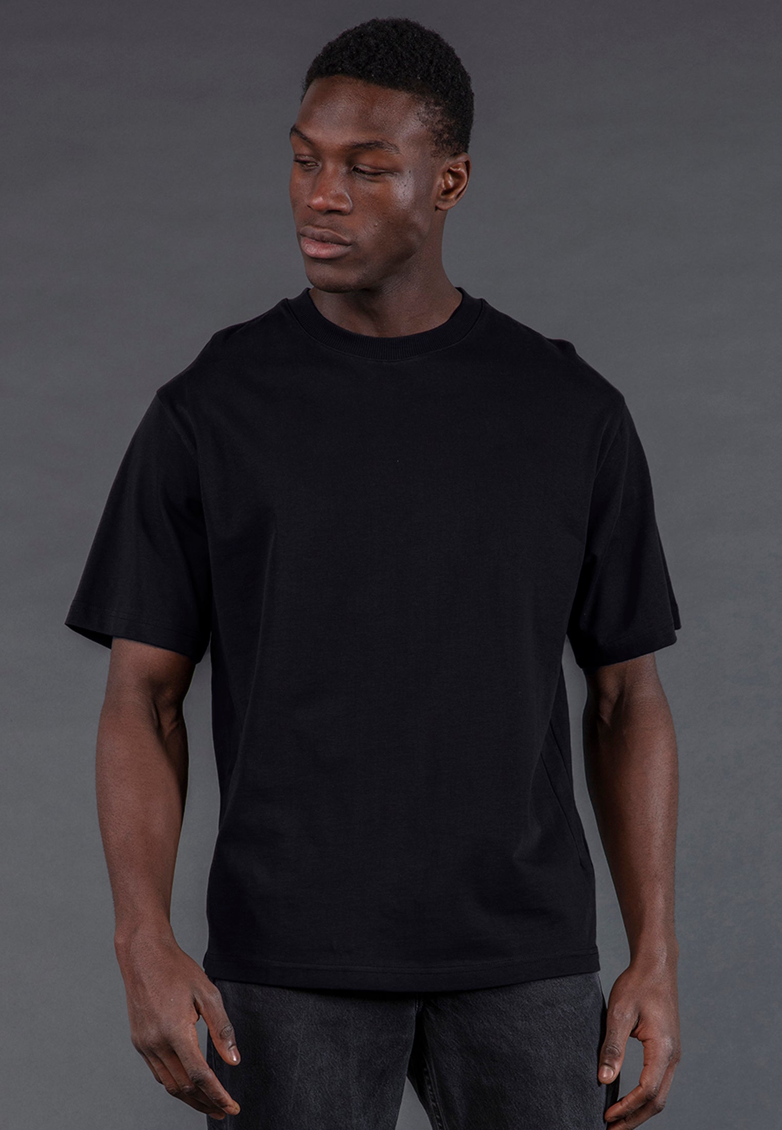 OVERSIZED HEAVY EMBRO T-SHIRT JET BLACK