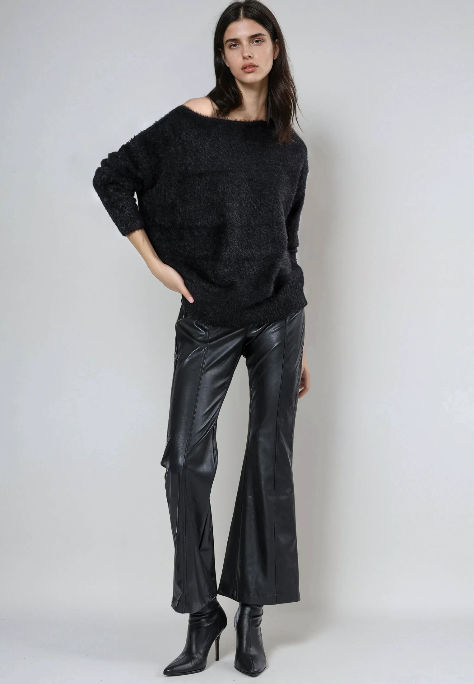 NATURAL JUMPER BLACK