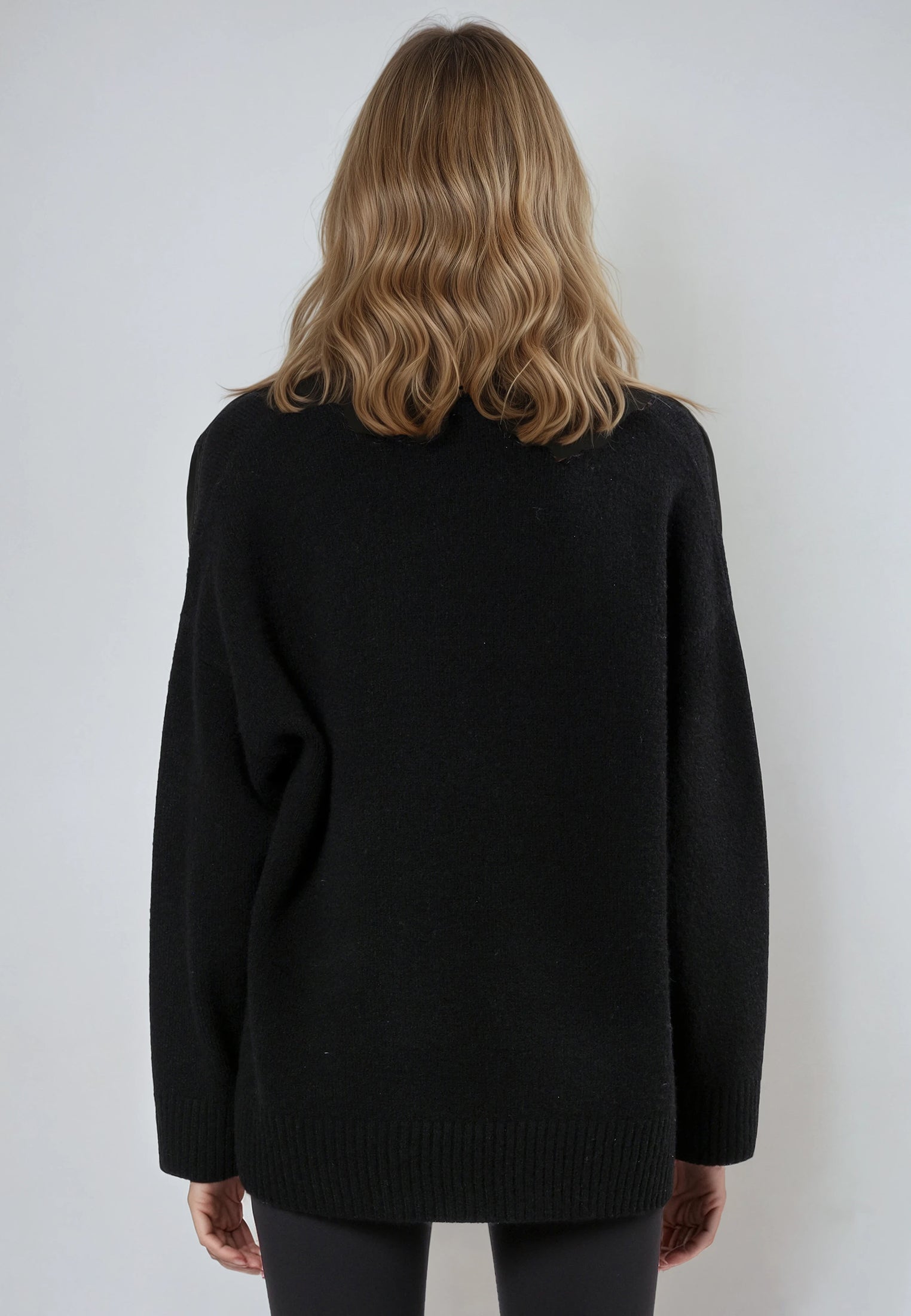 REVOLUTION JUMPER BLACK
