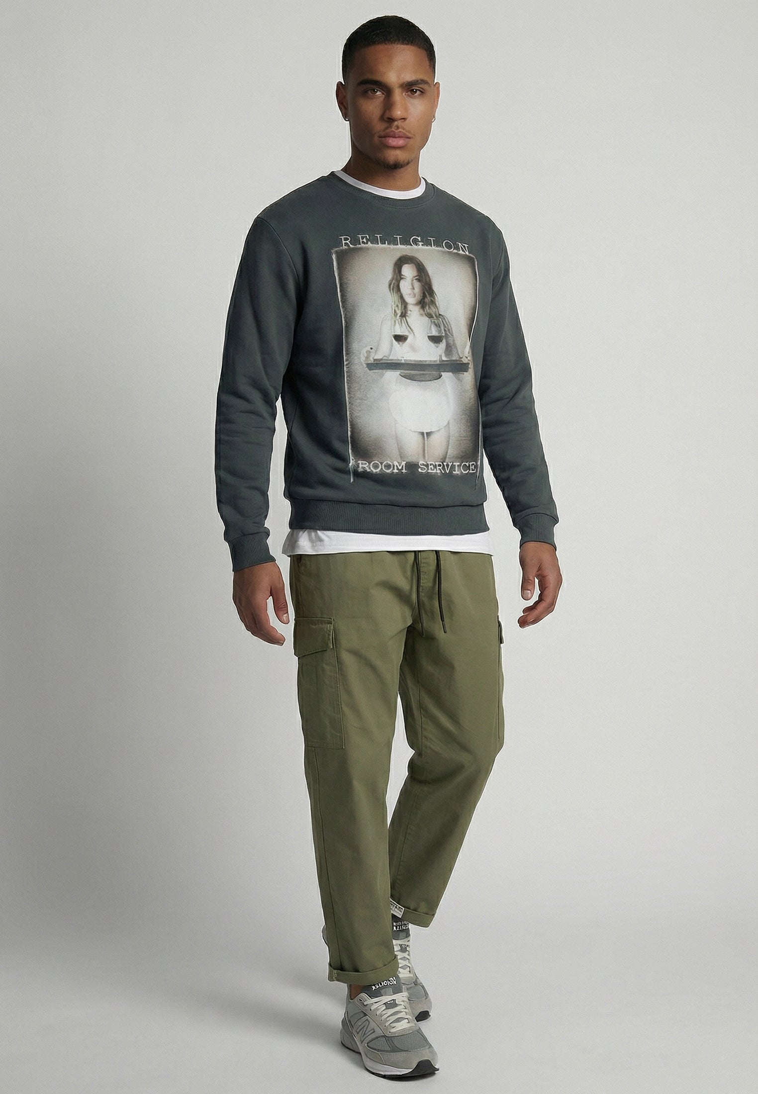 ROOM SERVICE SWEAT DARK METAL