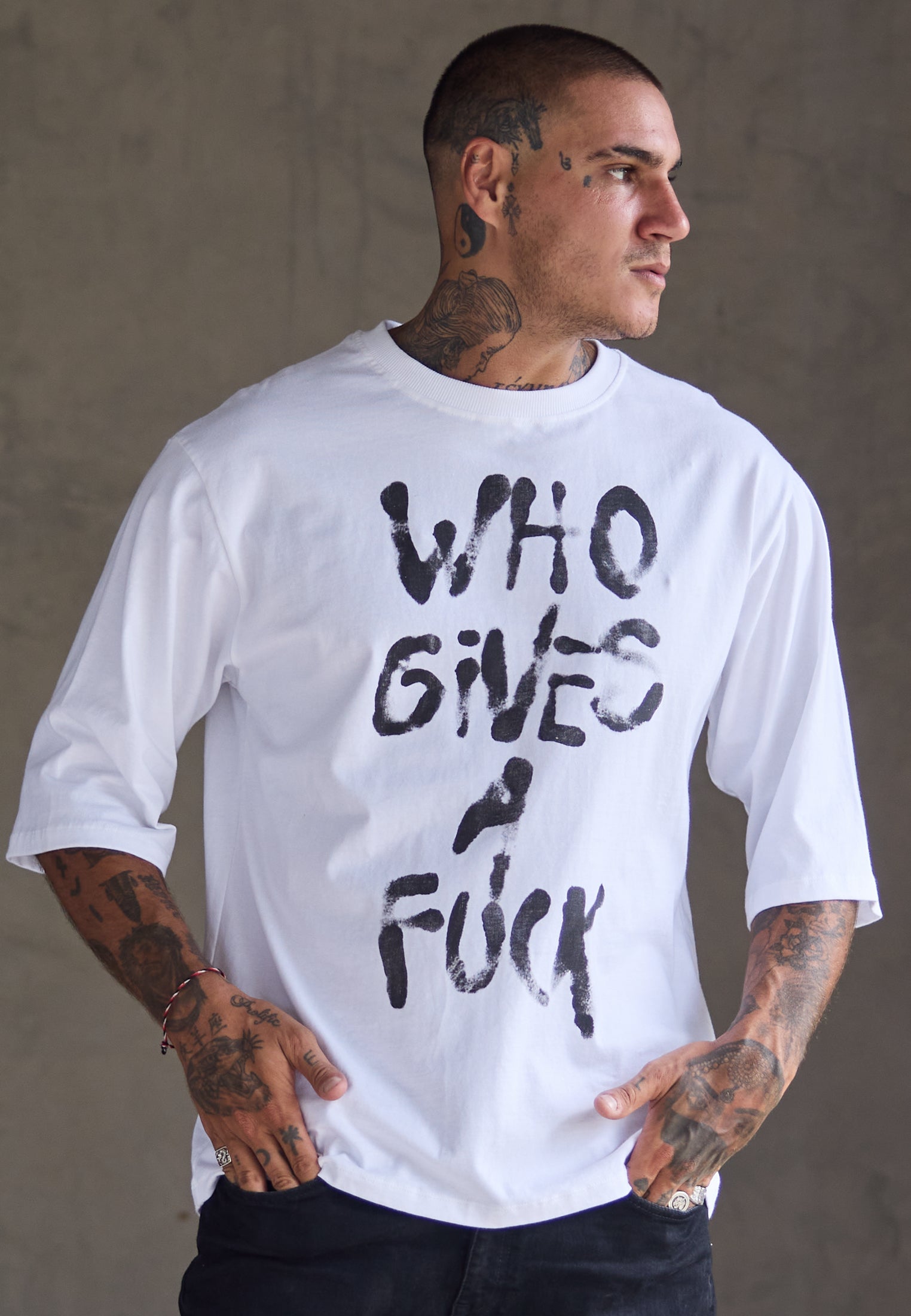 WHO GIVES A FUCK OVERSIZED T-SHIRT WHITE