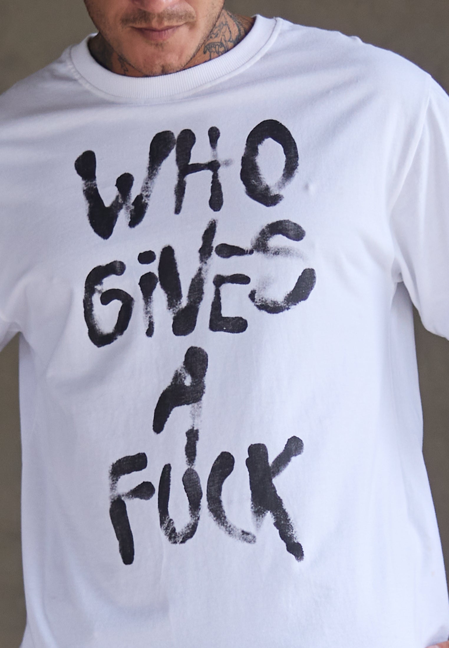 WHO GIVES A FUCK OVERSIZED T-SHIRT WHITE