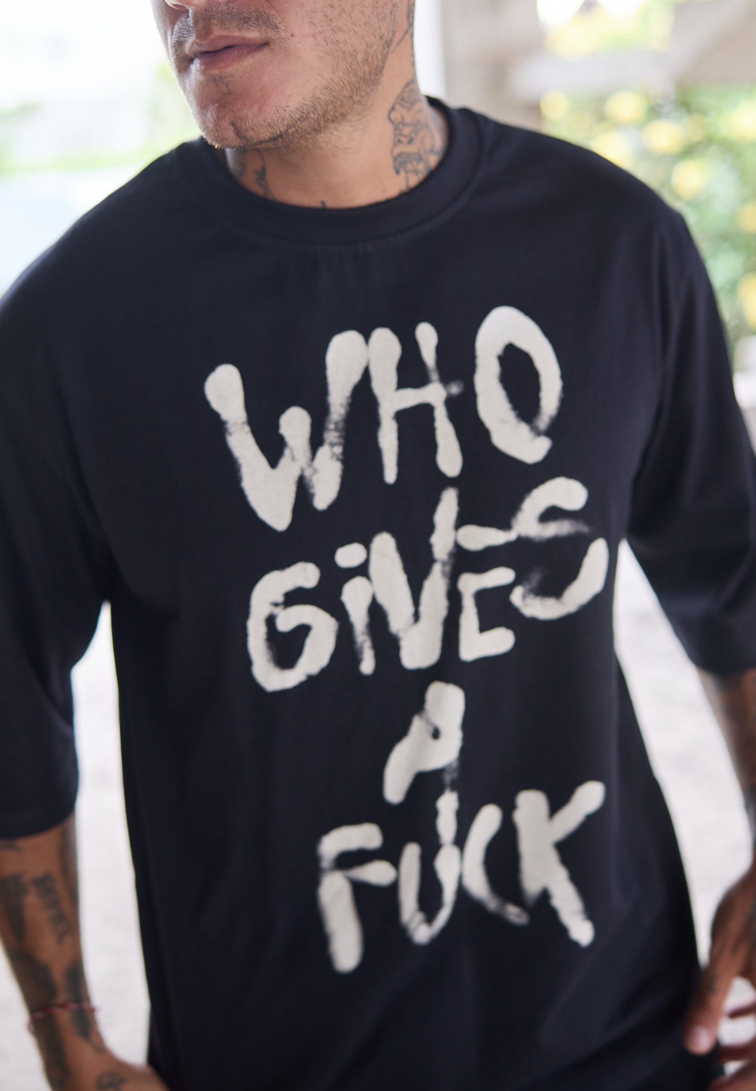 WHO GIVES A FUCK OVERSIZED T-SHIRT BLACK