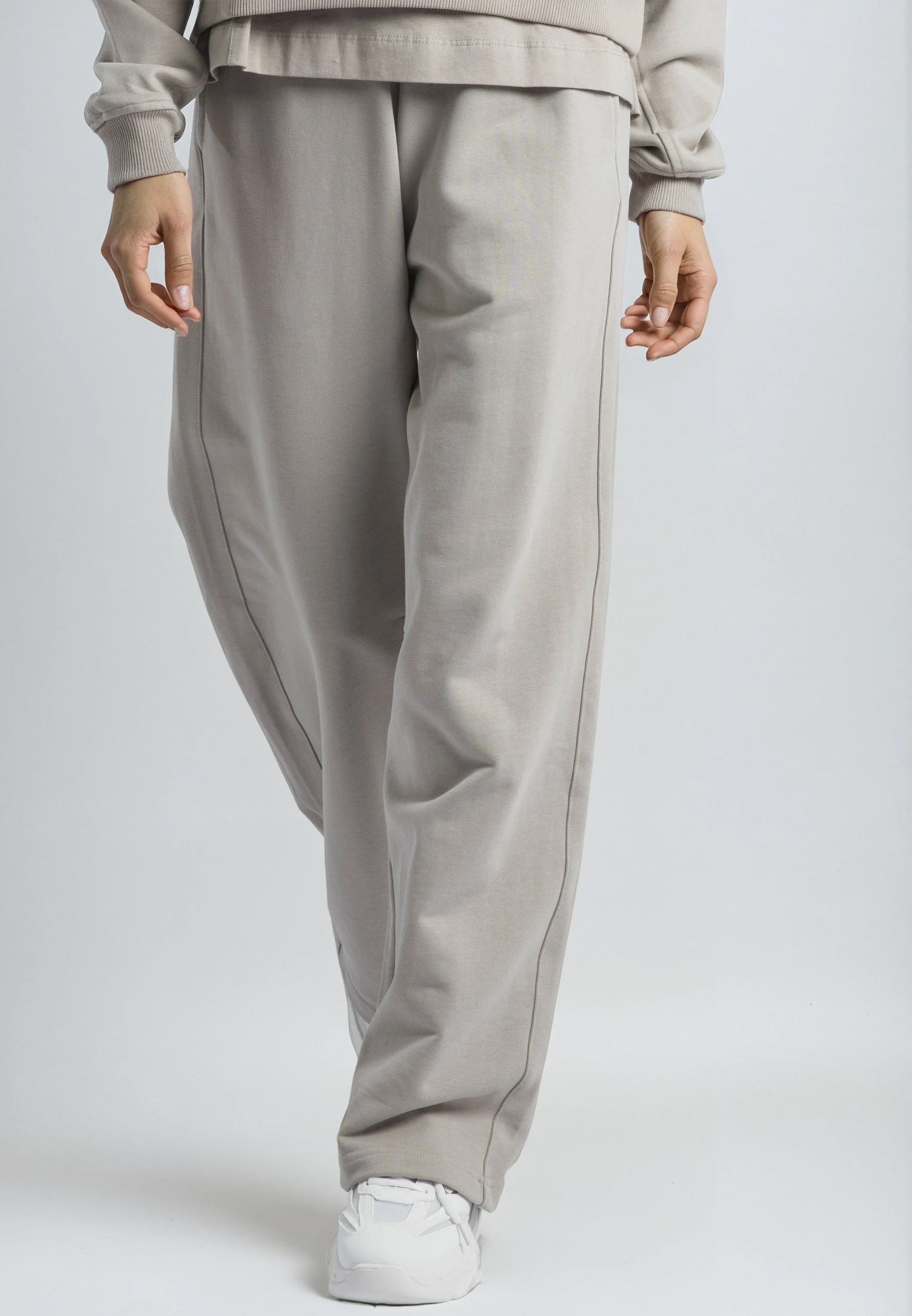 APPLIQUE RELAXED SWEATPANTS STONE