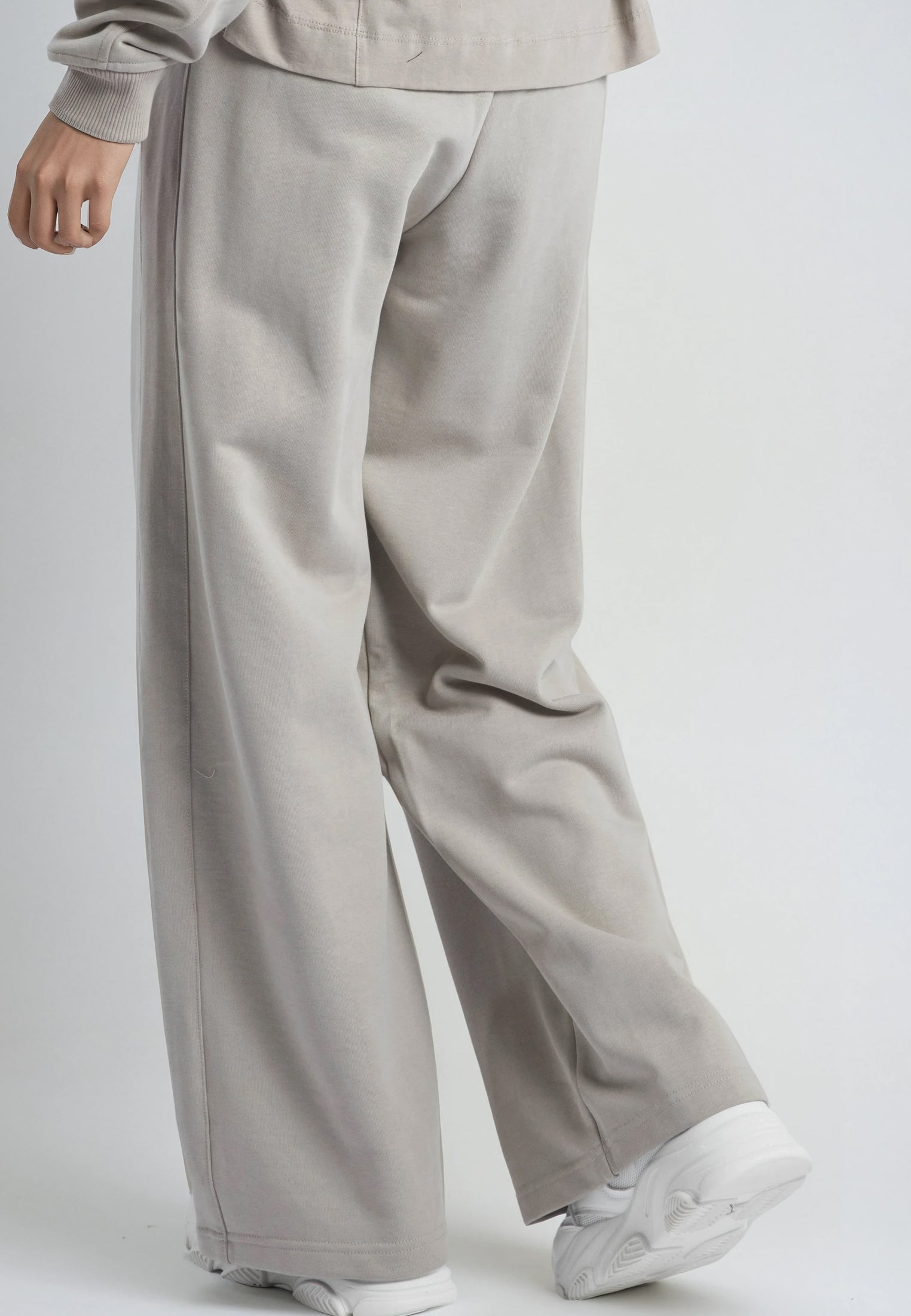 APPLIQUE RELAXED SWEATPANTS STONE