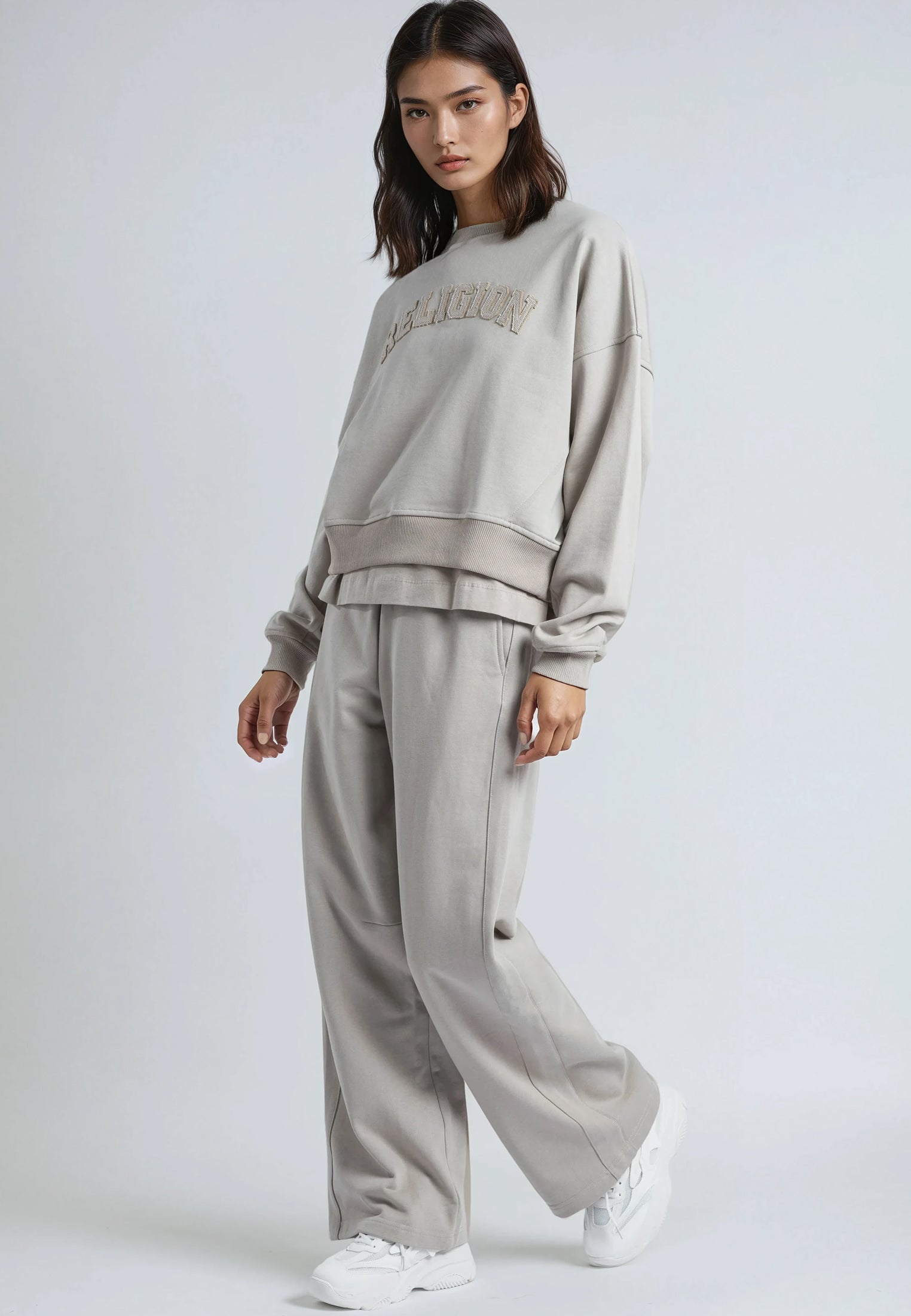 APPLIQUE RELAXED SWEATPANTS STONE