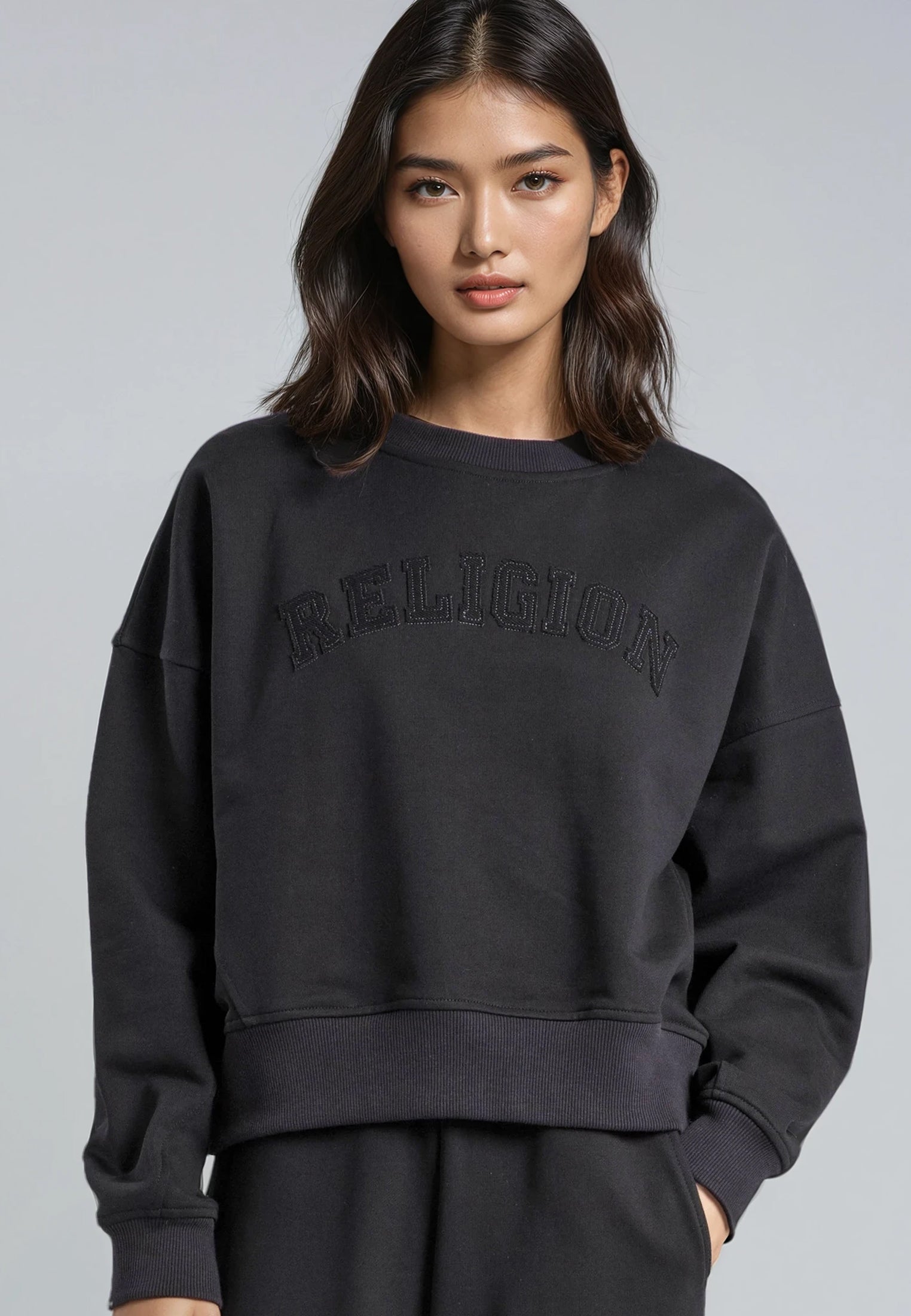 APPLIQUE BATWING SWEAT BLACK