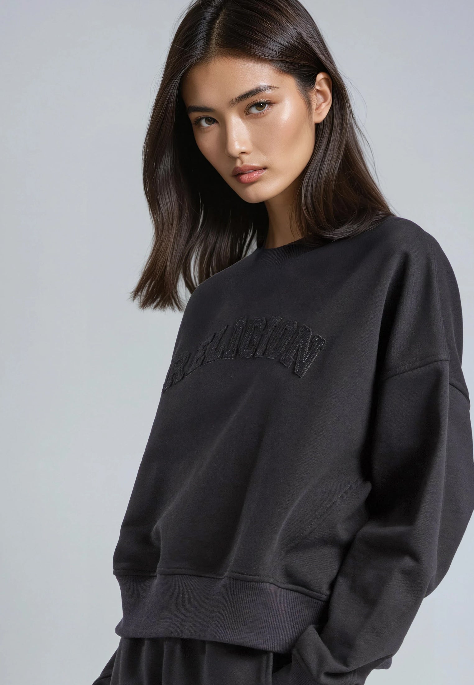 APPLIQUE BATWING SWEAT BLACK