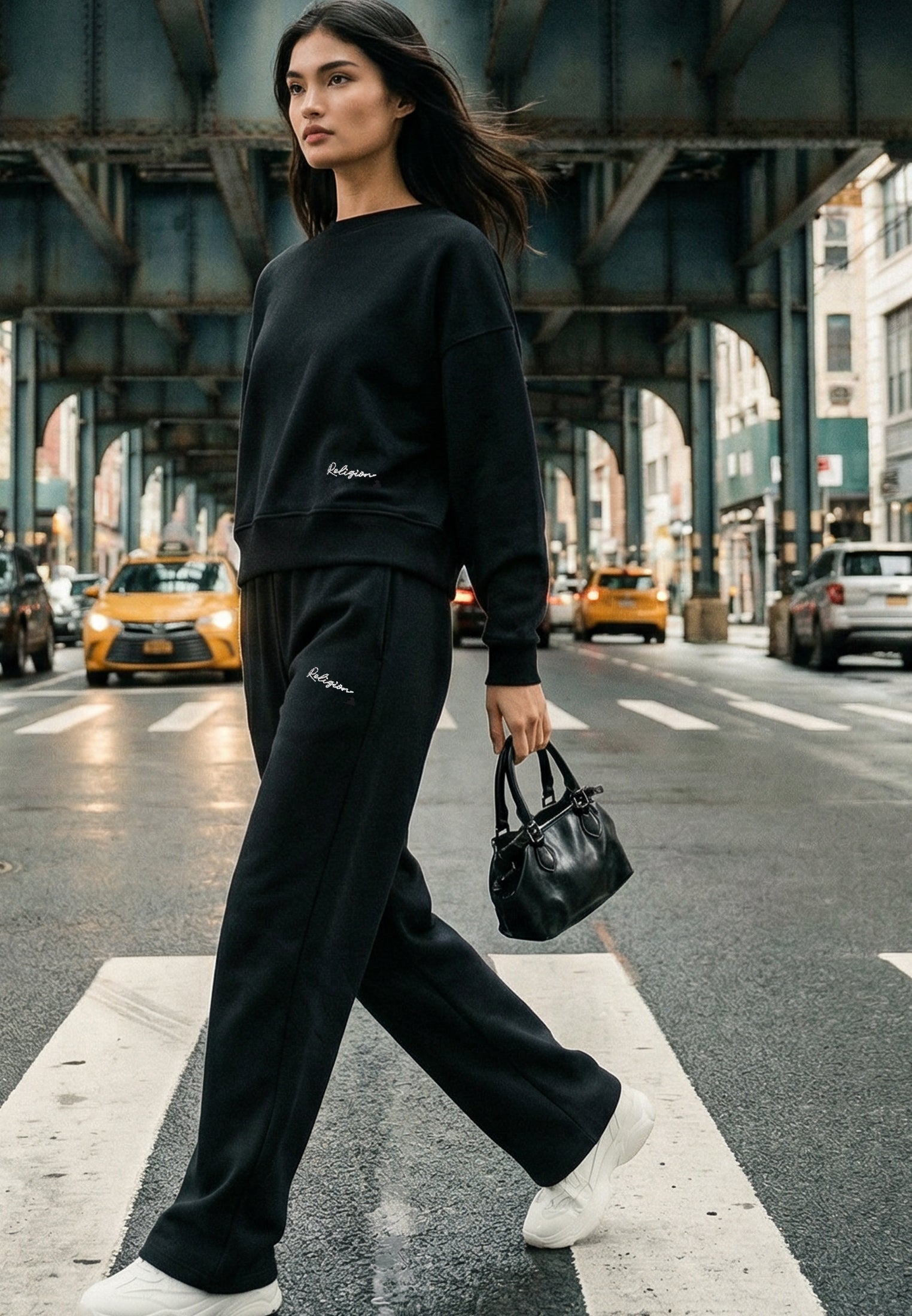 EMBROIDERY RELAXED SWEATPANTS BLACK