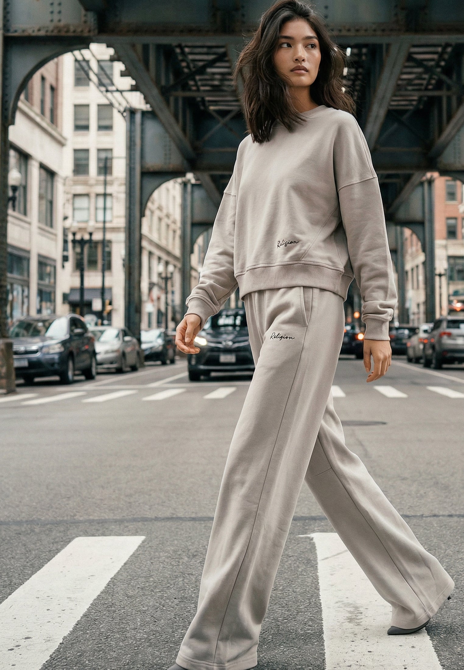 EMBROIDERY RELAXED SWEATPANTS STONE