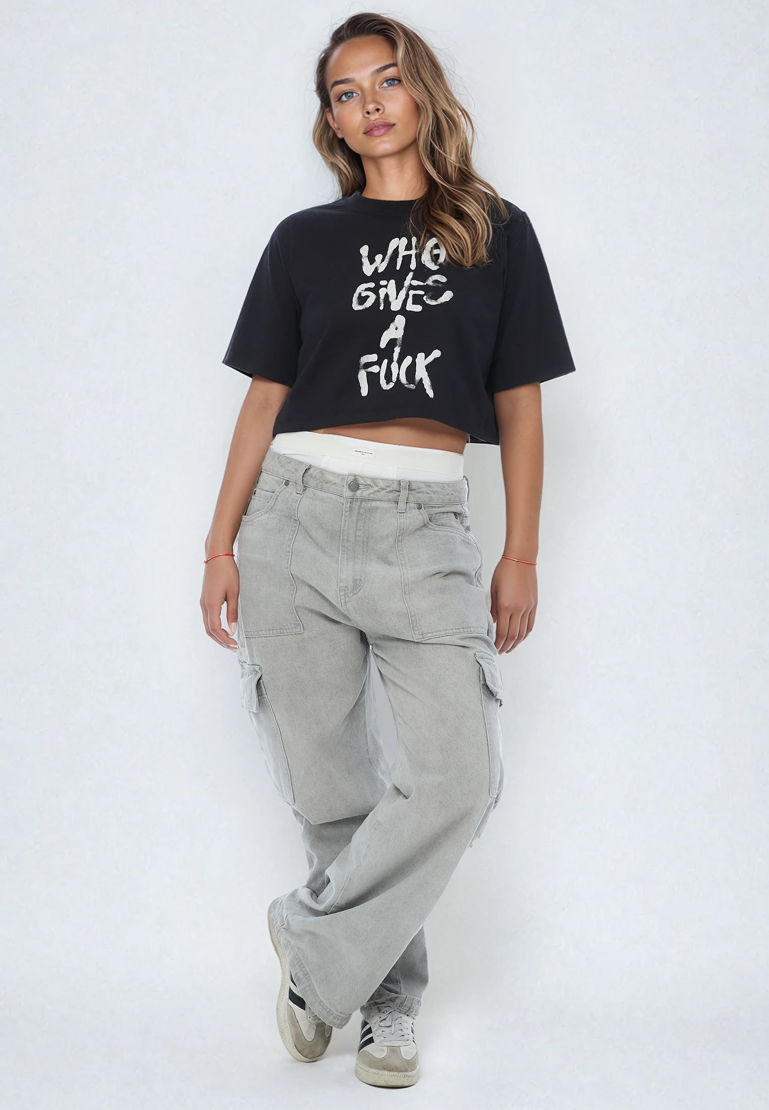 WHO GIVES A FUCK CROP TOP BLACK