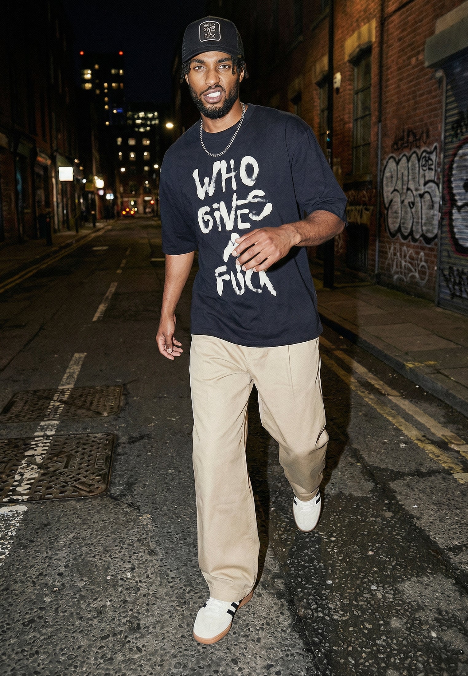 WHO GIVES A FUCK OVERSIZED T-SHIRT BLACK