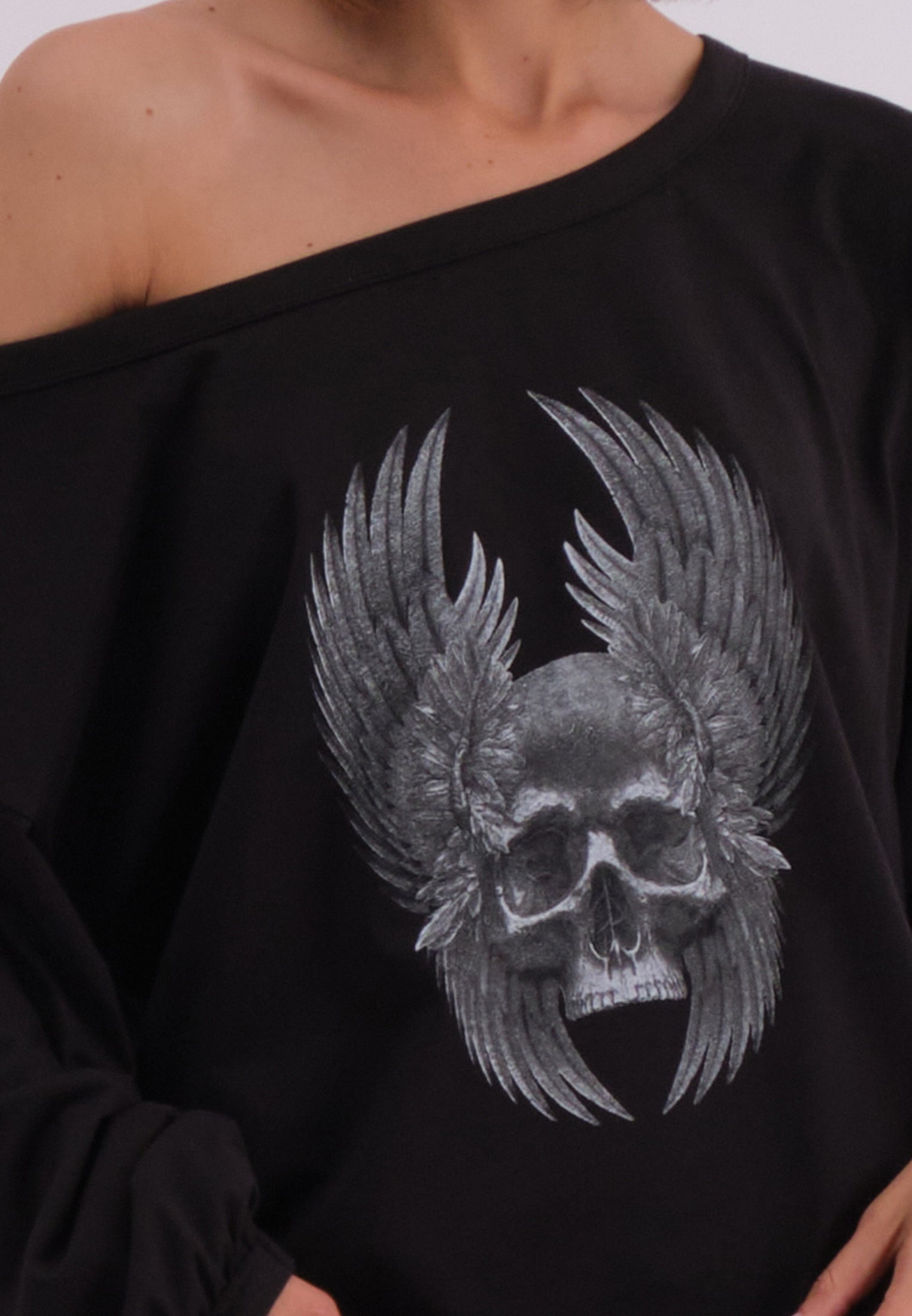 WINGS SKULL BLACK LS TOP