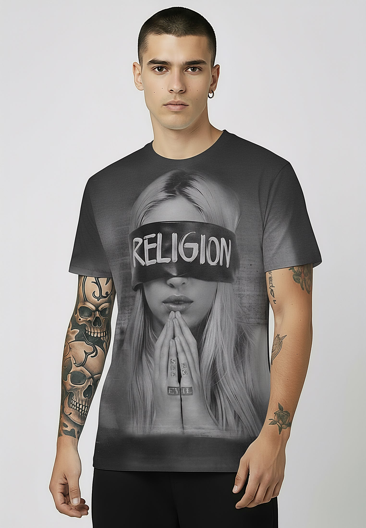 BLIND FOLD CURVED HEM T-SHIRT BLACK