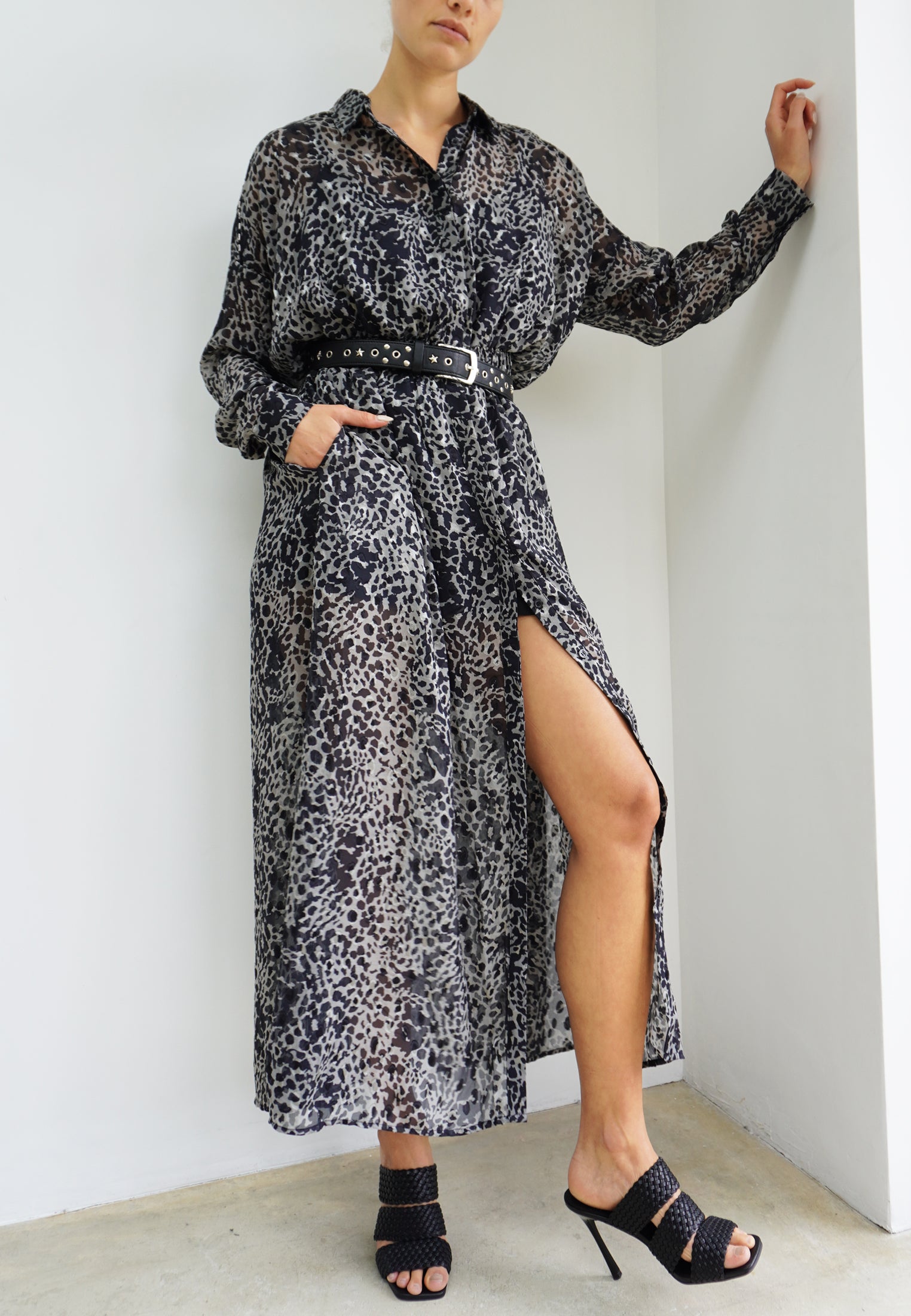 Grey leopard store print shirt dress