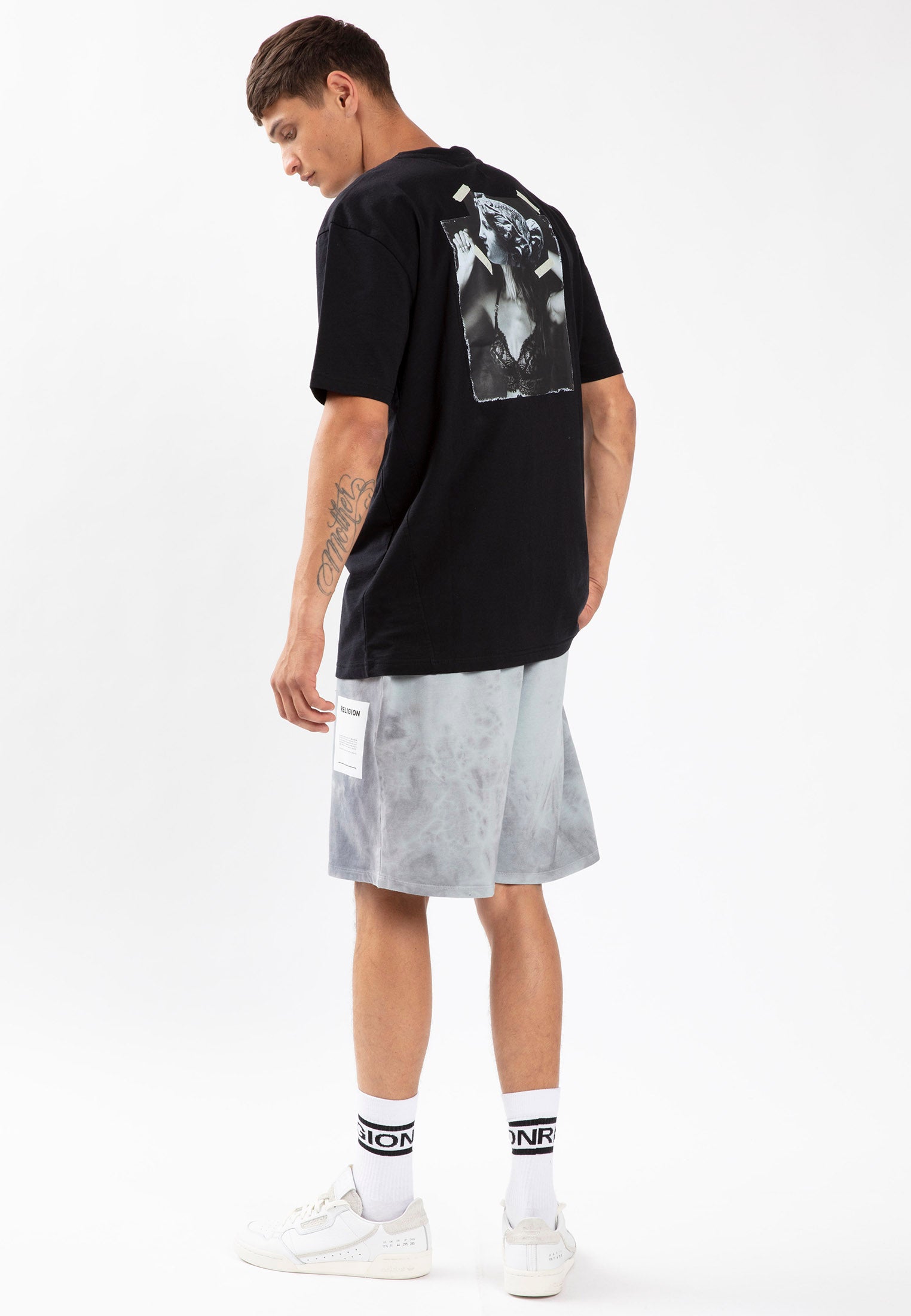 STATUESQUE T-SHIRT WASHED BLACK