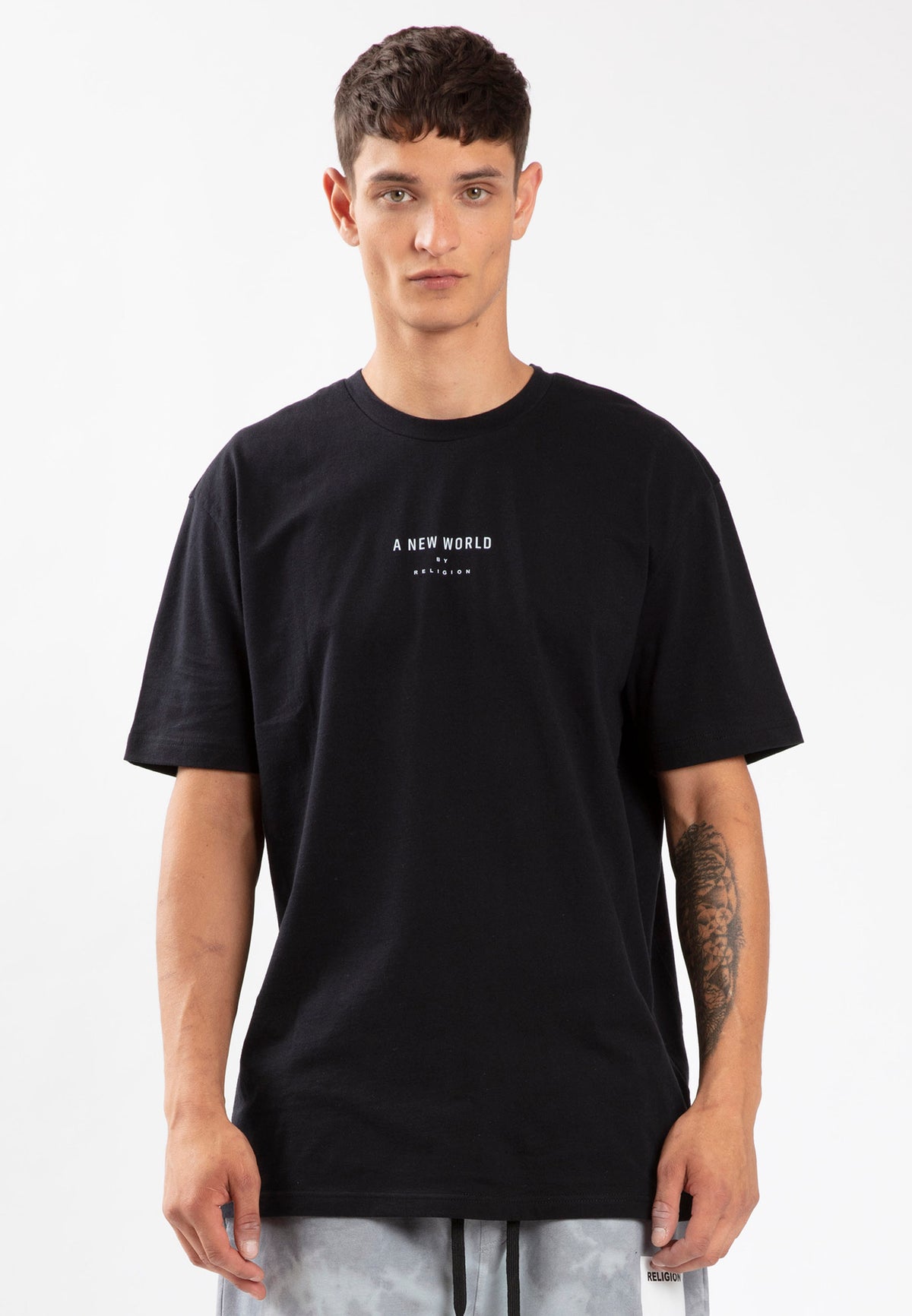 STATUESQUE T-SHIRT WASHED BLACK