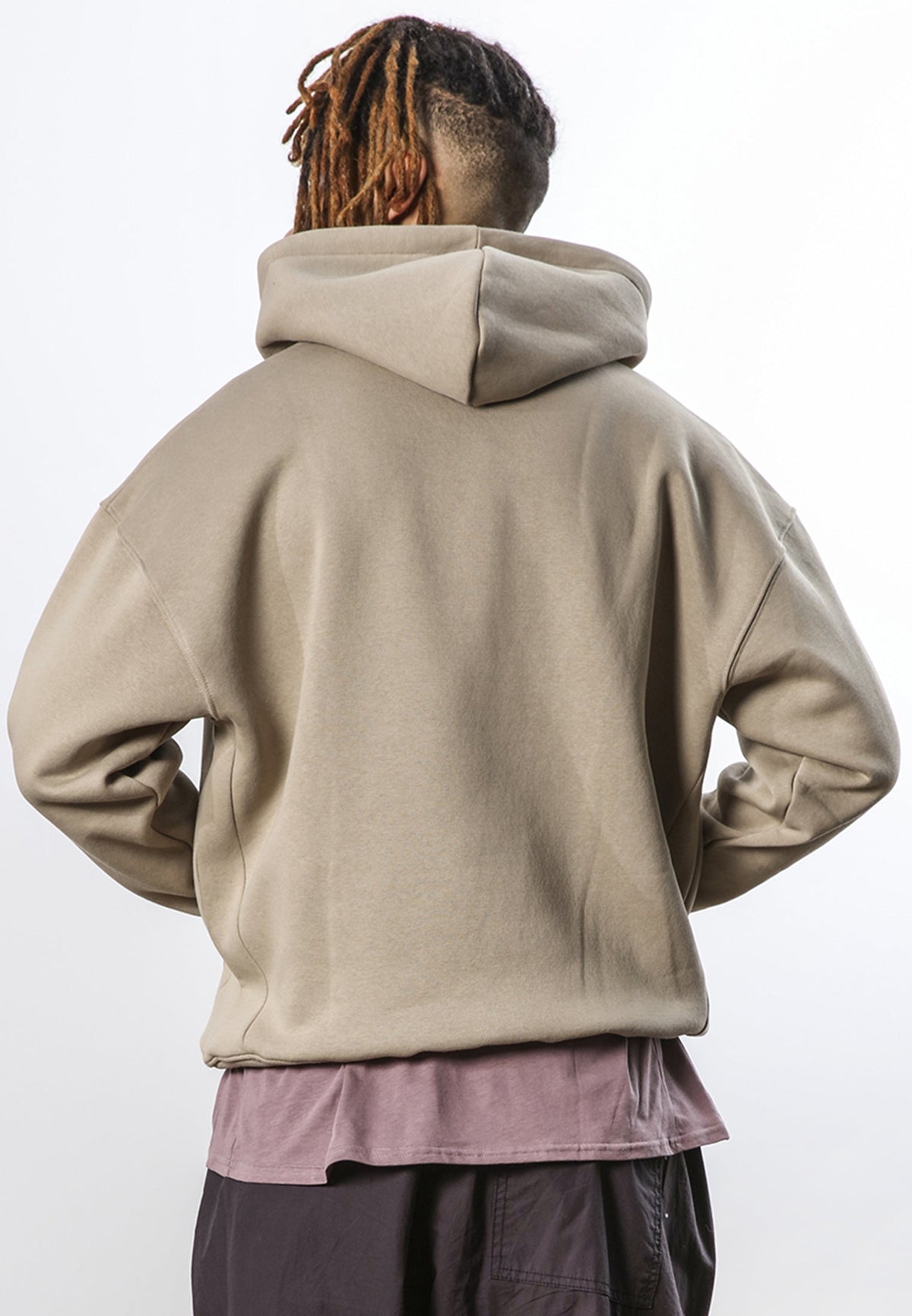 LOGO RELAXED HOODIE FAWN