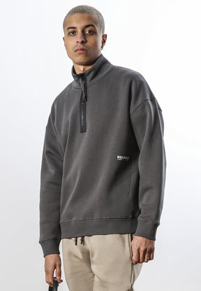 LOGO RELAXED HALF ZIP COAL