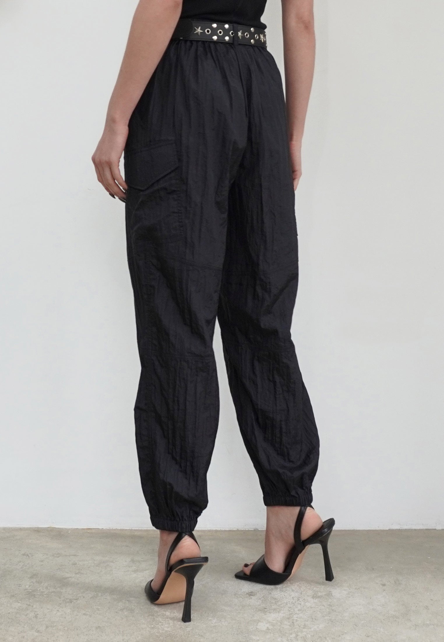 DISTANCE BLACK CARGO TROUSERS