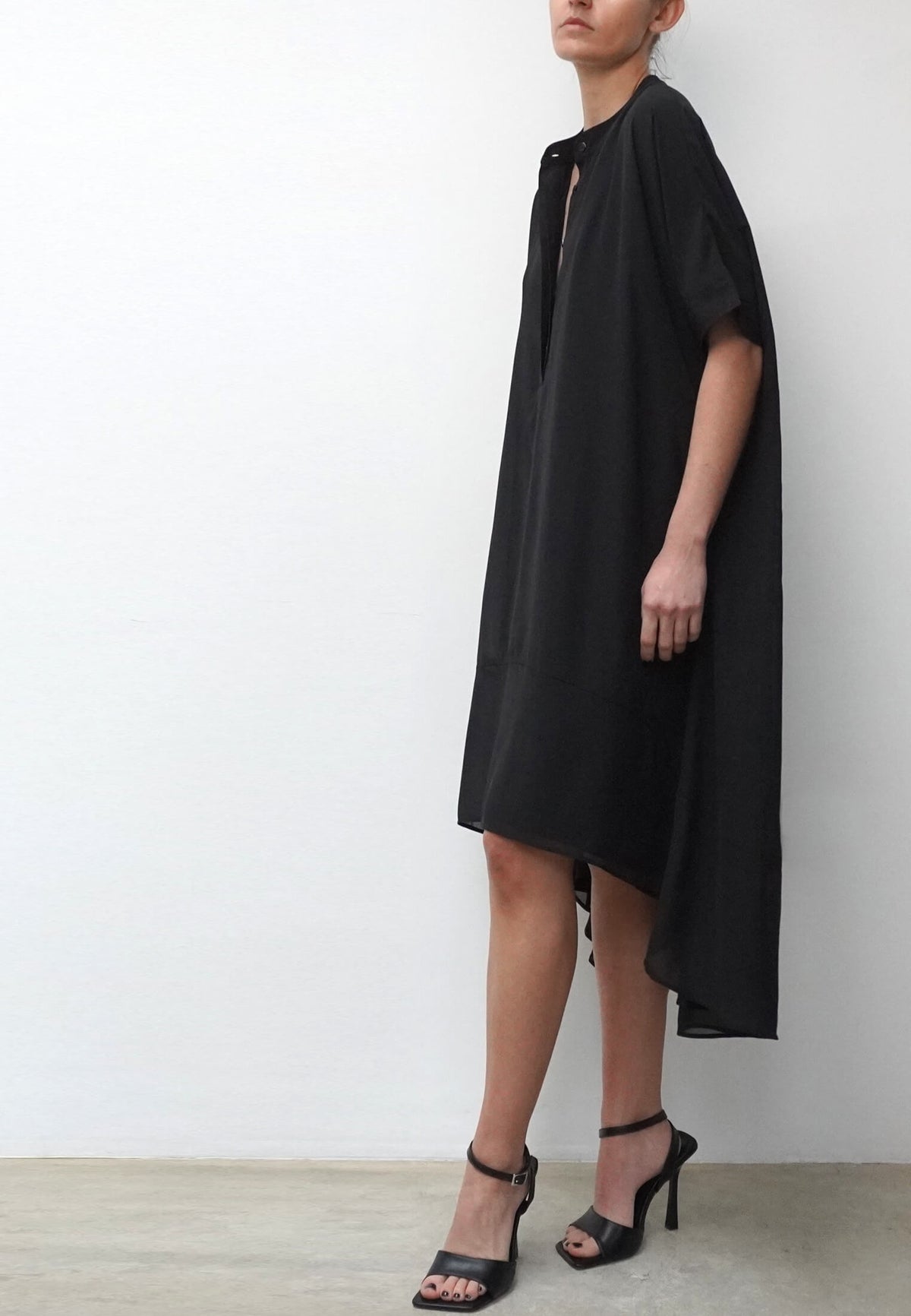 MERIDIAN TUNIC BLACK