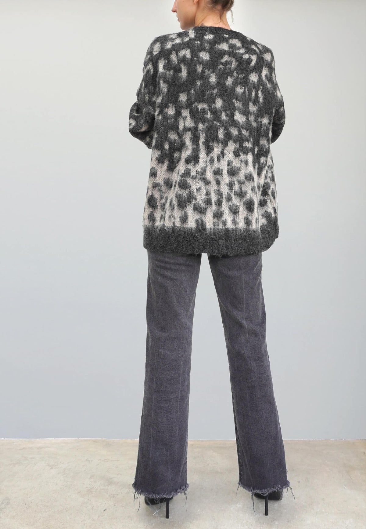 VITAL JUMPER CHARCOAL