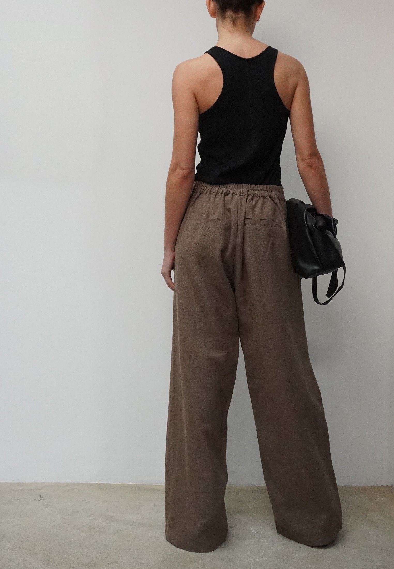 OUTLINE NEUTRAL WIDE LEG TROUSERS