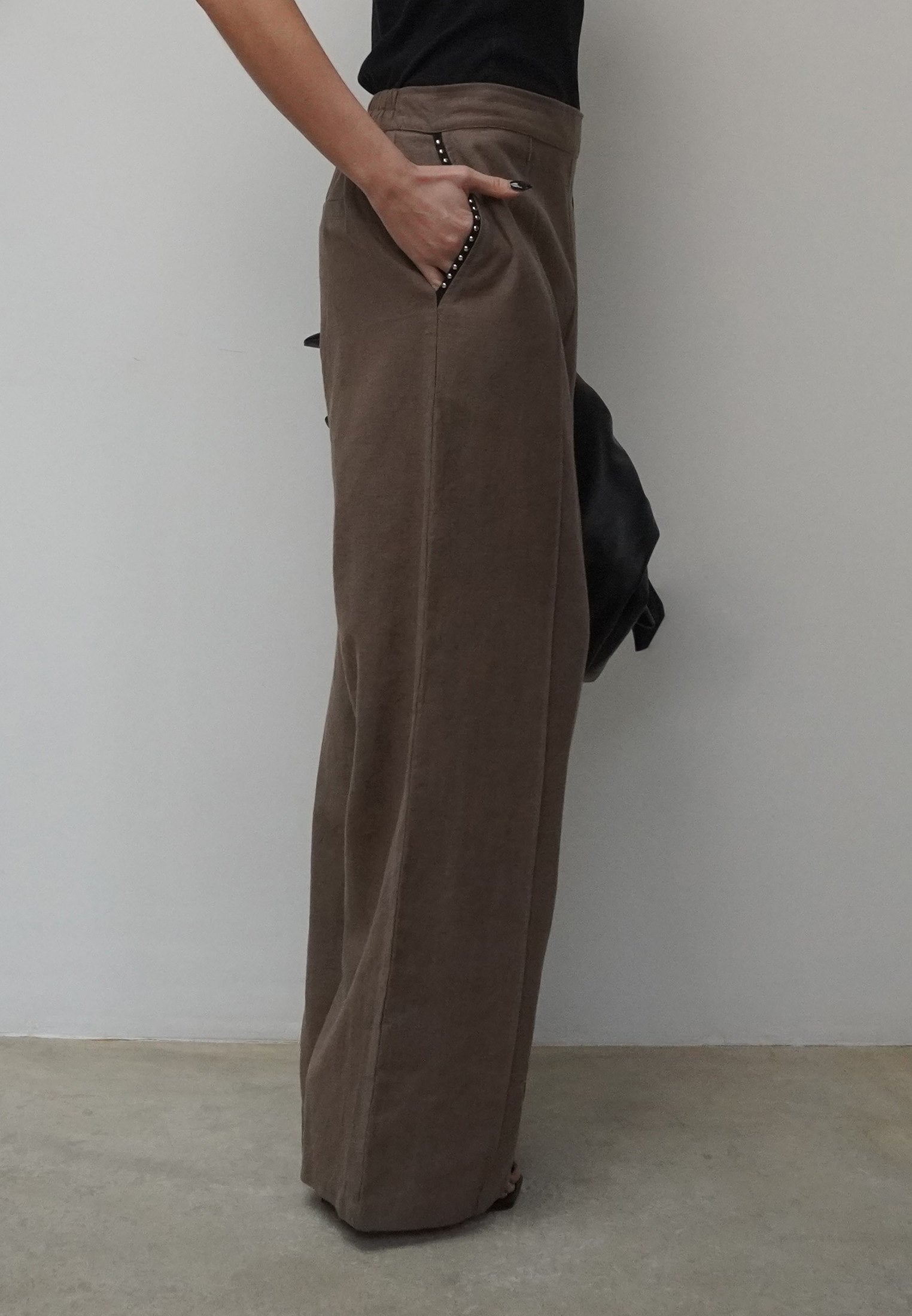 OUTLINE NEUTRAL WIDE LEG TROUSERS